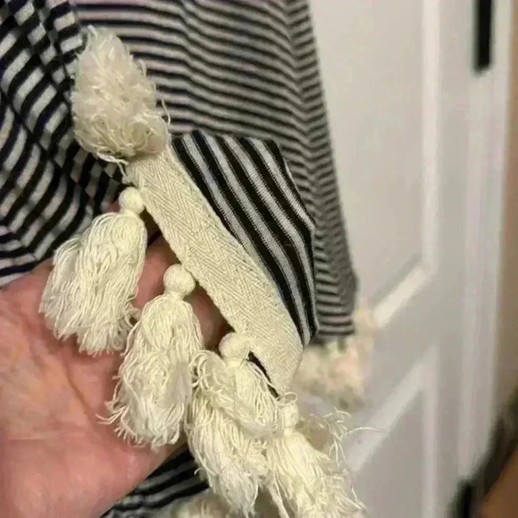 Anthropologie Pebble and Stone Women’s small sleeveless top fringe navy cream - Picture 8 of 8